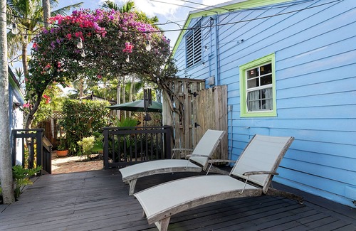 Old Northwood Historic District Cabaña | Serenity Retreat Minutes to the Beach, Guesthouse
