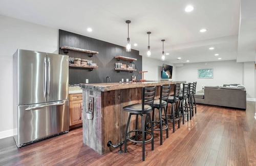Sugar Grove Casa | Serenity Retreat| Pickleball/Hot Tub/Sleeps 12+