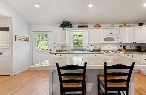 Cranberry Falls Casa | Serenity Retreat - Peaceful, Pet Friendly Escape, Kids Ski Free!