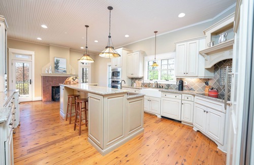 Northport Casa | Serenity Shores Lakehouse – Stunning 5-Bedroom Retreat with Breathtaking Views