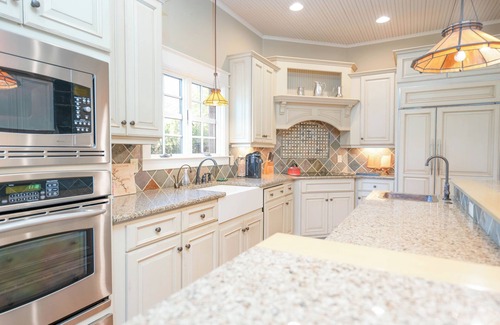 Northport Casa | Serenity Shores Lakehouse – Stunning 5-Bedroom Retreat with Breathtaking Views