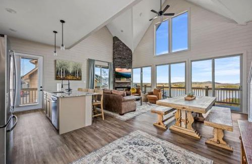 Sevierville Casa | Serenity Shores Lodge