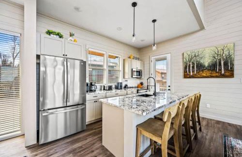 Sevierville Casa | Serenity Shores Lodge