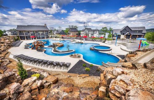 Kimberling City Casa | Serenity Shores Resort - Luxury Lakefront Lodge - Pools and Many Free Amenities