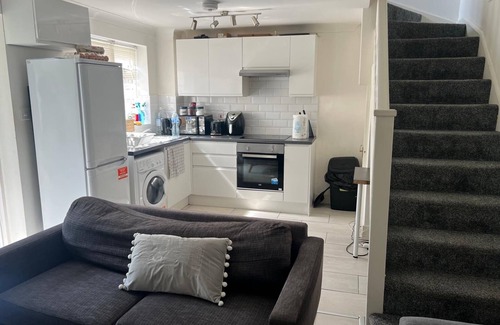 Loxford Casa | Serenity Short Stays -A bright cosy home offering a garden and quiet street view