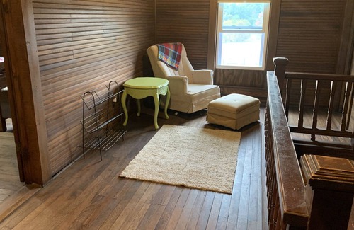 Piney Creek Otro | Serenity ~ Spacious farmhouse nestled in the beautiful Blue Ridge Mountains