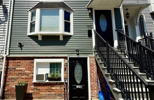 Central-Maverick Square - Paris Street Apartamento | Serenity Suite Homes, Serene 2BD/1BA near Logan/Metro