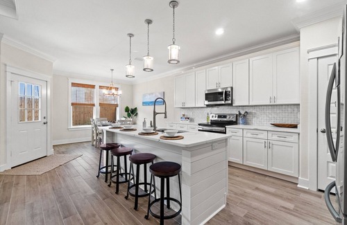 Biltmore Beach Casa | *Serenity Tides PCB* Golf Cart, Glow Mini Golf & Dogs OK – 3 Blocks from Beach