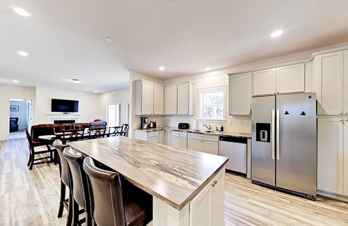 Weaverville Casa | Serenity Views Luxury: ¡a 15 minutos de Asheville, Weaverville, Parkway y Golf!