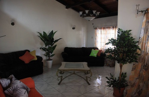 Penal-Debe Casa | Serenity with outdoor Brick Oven