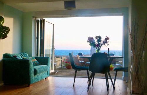 Seaford Casa | Serenity "your calm seafront retreat" By Air Premier
