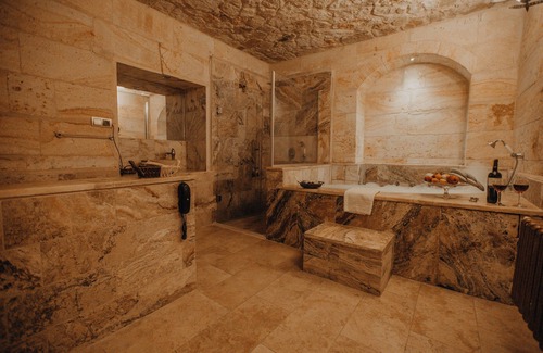 Ortahisar Hotel | Serenus Cave Suites