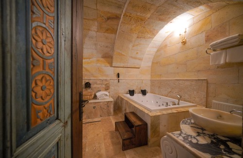 Ortahisar Hotel | Serenus Cave Suites