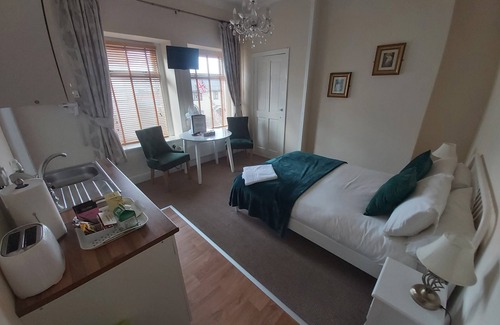 Gelligaer Casa | Sergeants Accommodation - Room 3