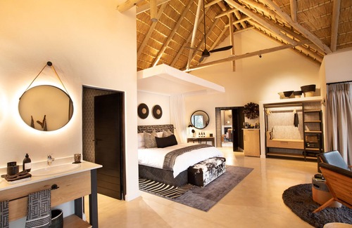 Thorny Bush Game Reserve Cabina | Serondella Safari Lodge