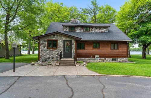 Crosby Casa | Serpent Lake Getaway