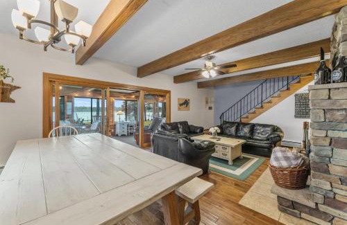 Crosby Casa | Serpent Lake Getaway