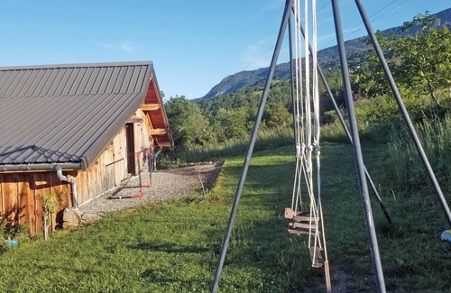 Chorges Chalet De Esquí | Serre-Ponçon mountain chalet, large plot of land