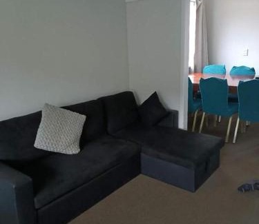 Selwyn Heights Casa | Served 3-Bedroom House A including 5 Double Beds, 1 Single Bed, and 2 King Sofa Beds