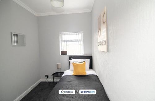 Bolton Casa | Serviced 2BR Home in Bolton Near Manchester