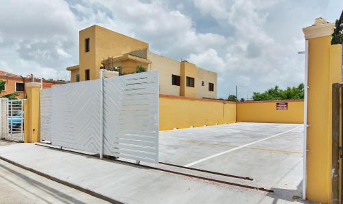 Corales del Sur Apartamento | Serviced 3 Single Bed 1 Bedroom-Apartment in Corales del Sur, Santo Domingo Este