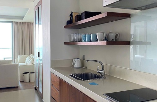 Son Tra Apartamento | Serviced Aparthotel - 2 bedrooms, 3 balconies, beachfront, central, rooftop pool