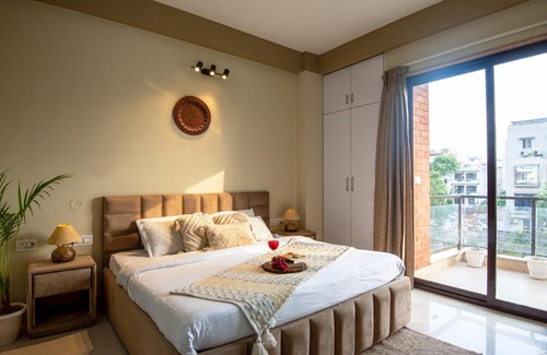 Gurugram Hotel | Serviced Apartment near Medanta by BedChambers
