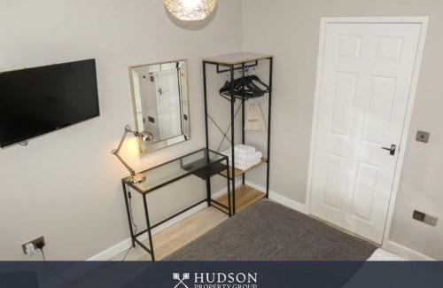Telford Apartamento | Serviced Apartment with Parking