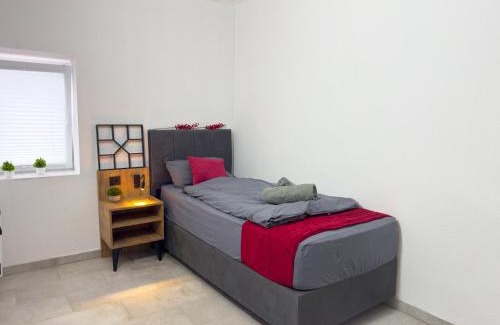 Hochlarmark Apartamento | Serviceroom24 - Apartment 6 in Recklinghausen Hoch WLAN - Smart-TV - 24-7 Check-in und Küche