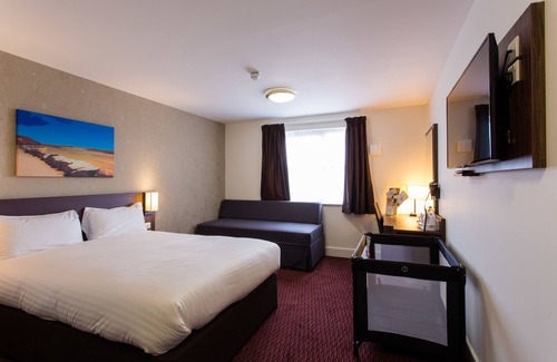 Llanelli Hotel | Sessile Oak, Llanelli by Marston's Inns