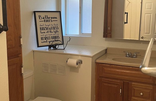 Leeds Apartamento | Set against a beautiful Southern Utah bluff close to Zion, hiking trails & lakes