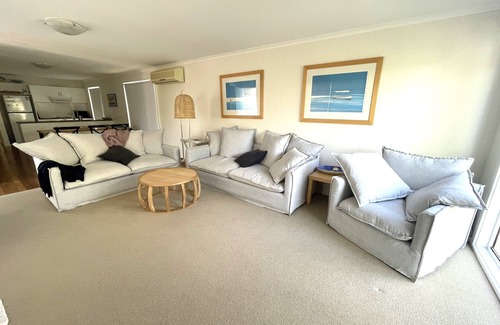 Waterhouse Casa | NARRABRI - 54 Powell Avenue Robe, SA