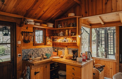 Sevry Casa | Set in a full green environment with large garden, treehouse and 70a of woodland