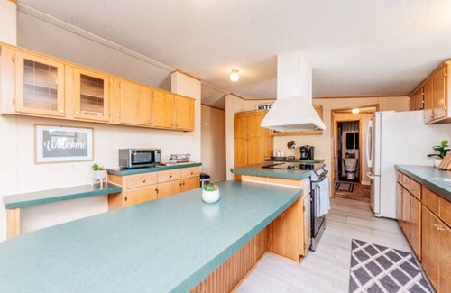 Houston County Casa | Set up for Crews- 10 beds, 5 bedrooms, 3 full bath