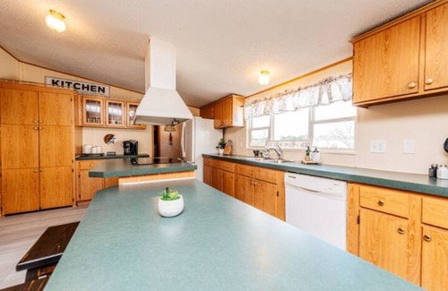 Houston County Casa | Set up for Crews- 10 beds, 5 bedrooms, 3 full bath