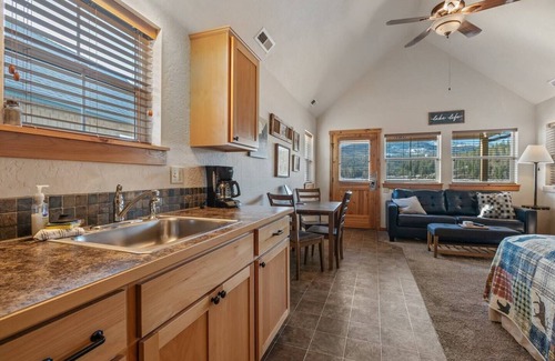 Dover Bay Casa | Setting Sun - Lakefront Beach Bungalow