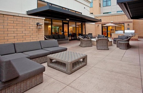 Portland Casa | Settle in at our hotel near PDX Airport