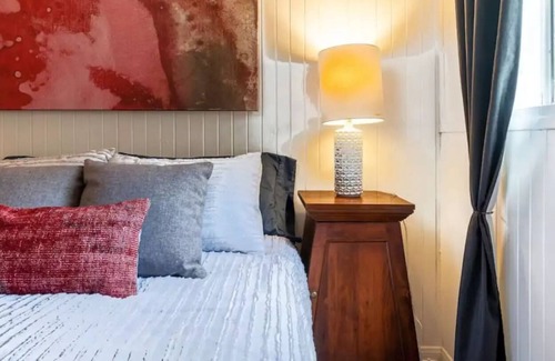 Downtown Redlands Casa | Settle in for a Month · Cozy Comfort Awaits!