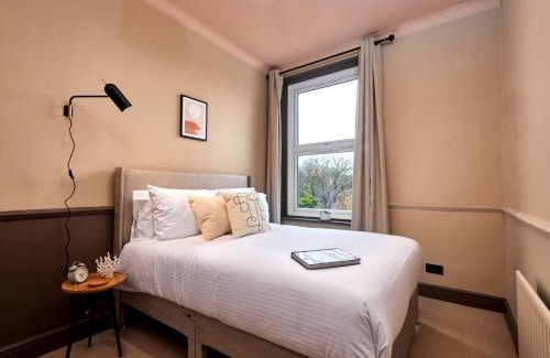 Winchester Apartamento | Settle in Winchester - Stylish Self Check-In Rooms