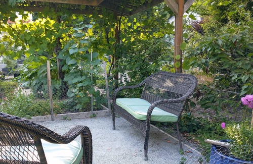Maltby Casa | Seven Cedars on Parklike Grounds