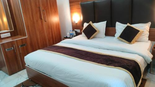 Ramnagar Complejo | Seven Corbett