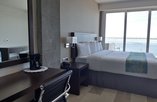 La Paz Hotel | Seven Crown La Paz Malecon