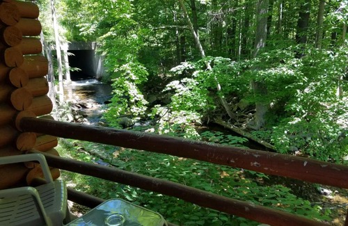 Lake George Casa | Seven Dwarfs Cabin - On The Brook Cabins