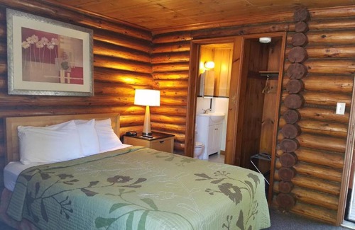 Lake George Casa | Seven Dwarfs Cabin - On The Brook Cabins