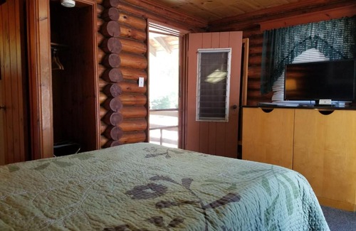 Lake George Casa | Seven Dwarfs Cabin - On The Brook Cabins