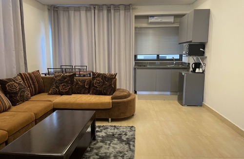 Brusubi Apartamento | Seven Heaven Plaza