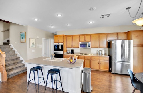 Henderson Casa | Seven Palms Stylish Home with Pool, Hot Tub,& Movie Room