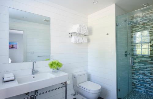 Shelter Island Heights Cama Y Desayuno | Seven Resort Style Inn near Beach