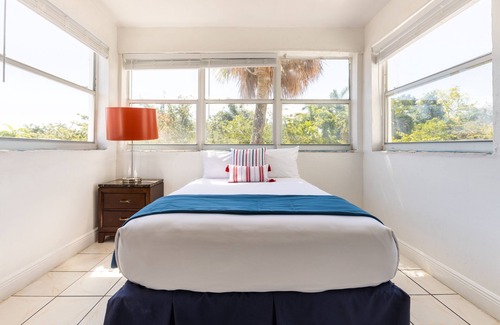 Northeast Miami Hotel | Seven Seas Hotel