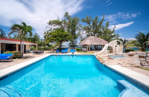 Mammee Bay Estates Villa | SIETE MARES JAMAICA - Villa de lujo con 4 camas en la playa en Ocho Ríos - STAFF INC